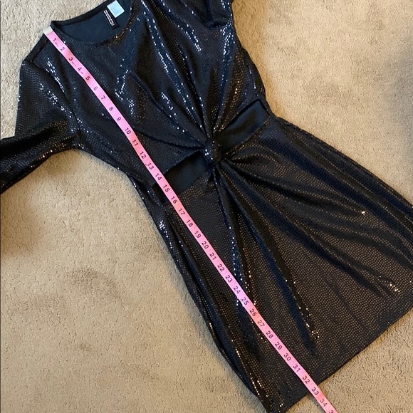 DIVIDED H&M BLACK SEQUIN BODYCON DRESS‎ WITH CUT-OUT DETAIL - Picture 8 of 11